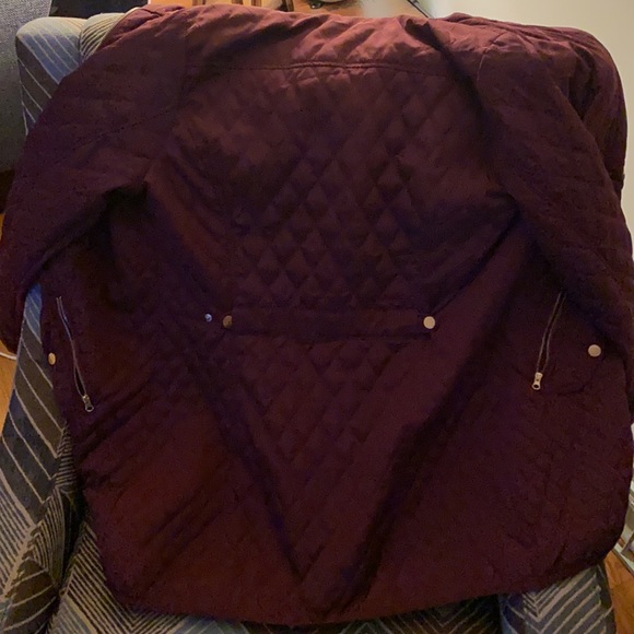 Burgundy quilted jacket. - Picture 4 of 4